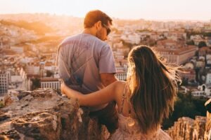 Cómo enamorar a un hombre: 10 consejos y trucos